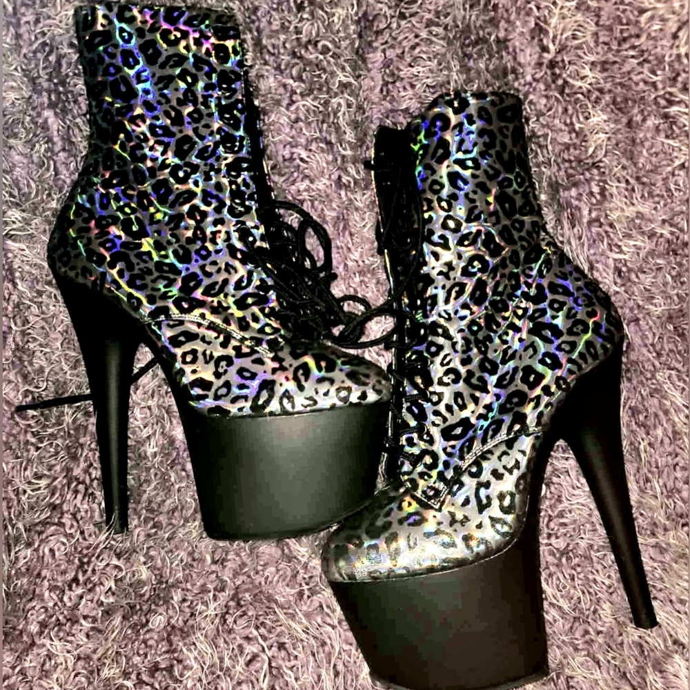 Pleasers Multicolor Leopard Print Platform Heeled… - image 1